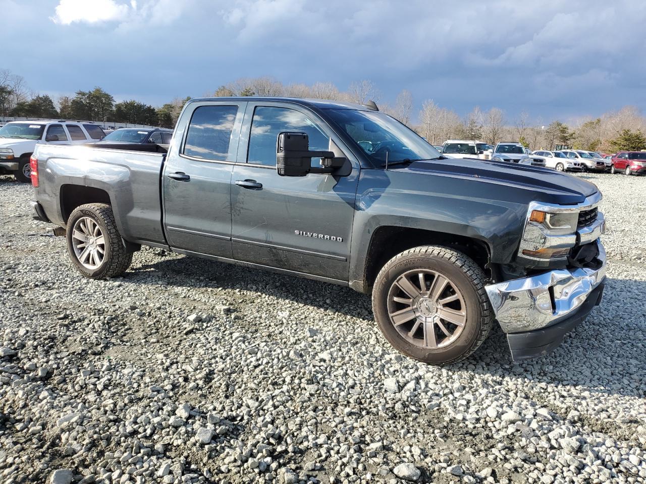 2017 CHEVROLET SILVERADO - Image 4