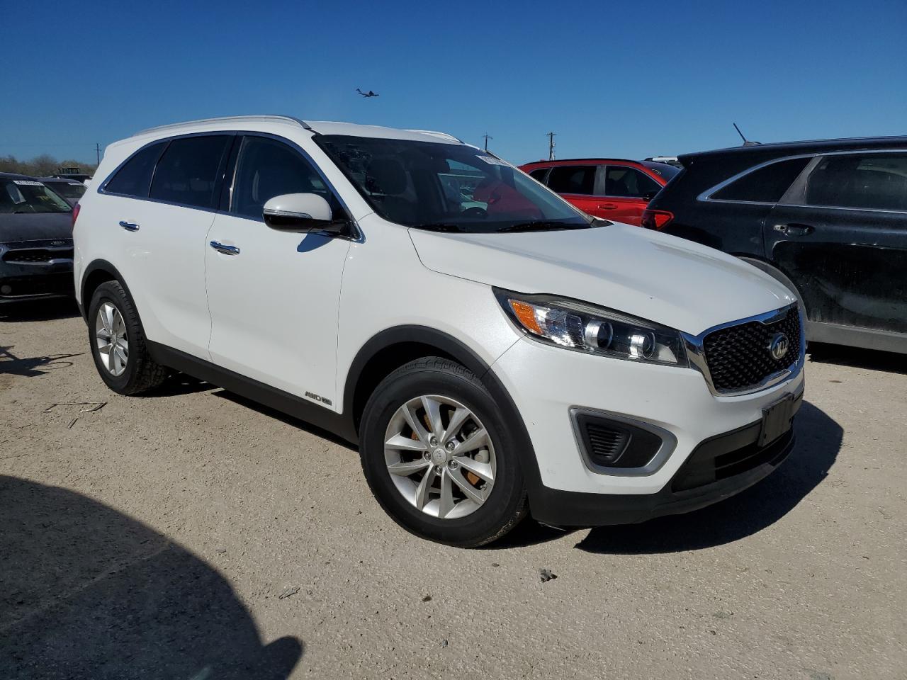 2016 KIA SORENTO LX - Image 4