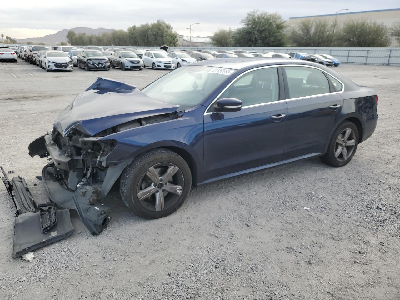 2013 VOLKSWAGEN PASSAT SE