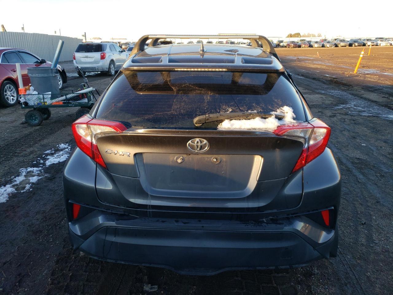 2018 TOYOTA C-HR XLE - Фото 6