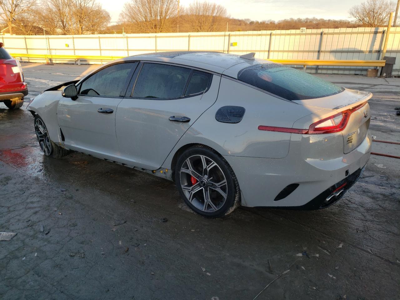 2019 KIA STINGER GT - Фото 2