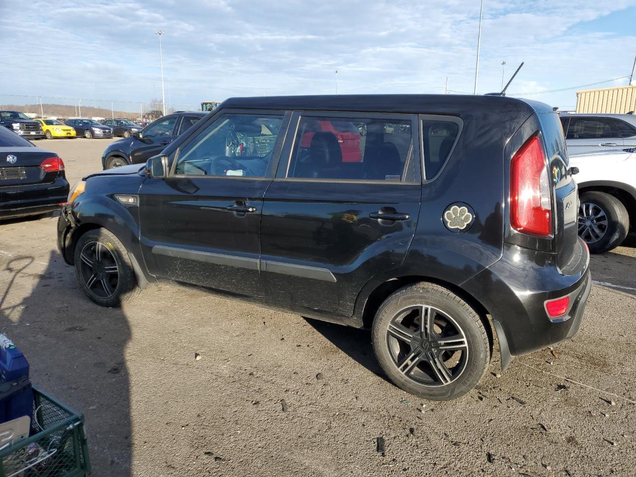 2013 KIA SOUL - Image 2