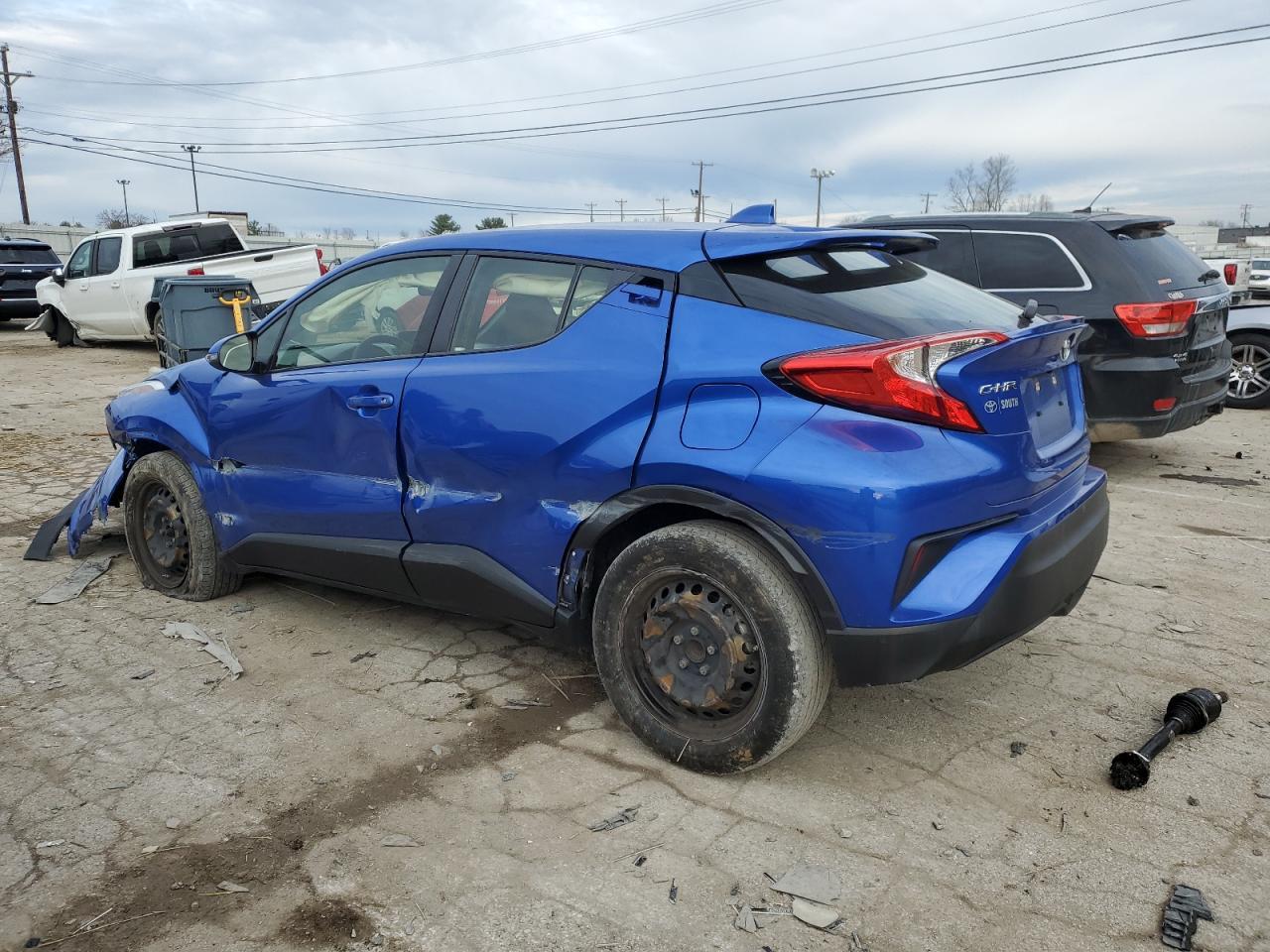 2019 TOYOTA C-HR XLE - Фото 2