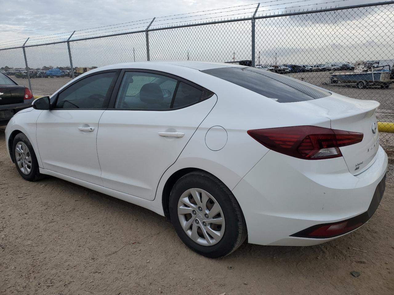2019 HYUNDAI ELANTRA SE - Фото 2