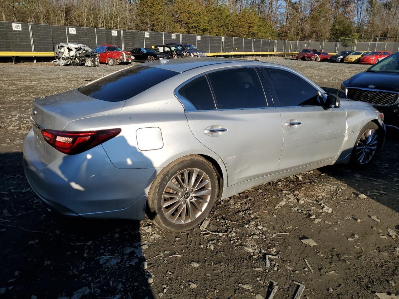 2018 INFINITI Q50 LUXE - Image 3