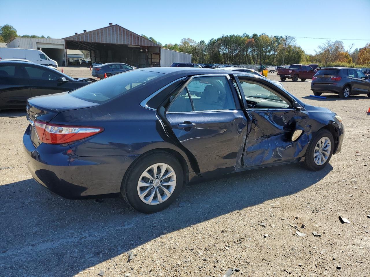 2017 TOYOTA CAMRY LE - Image 3