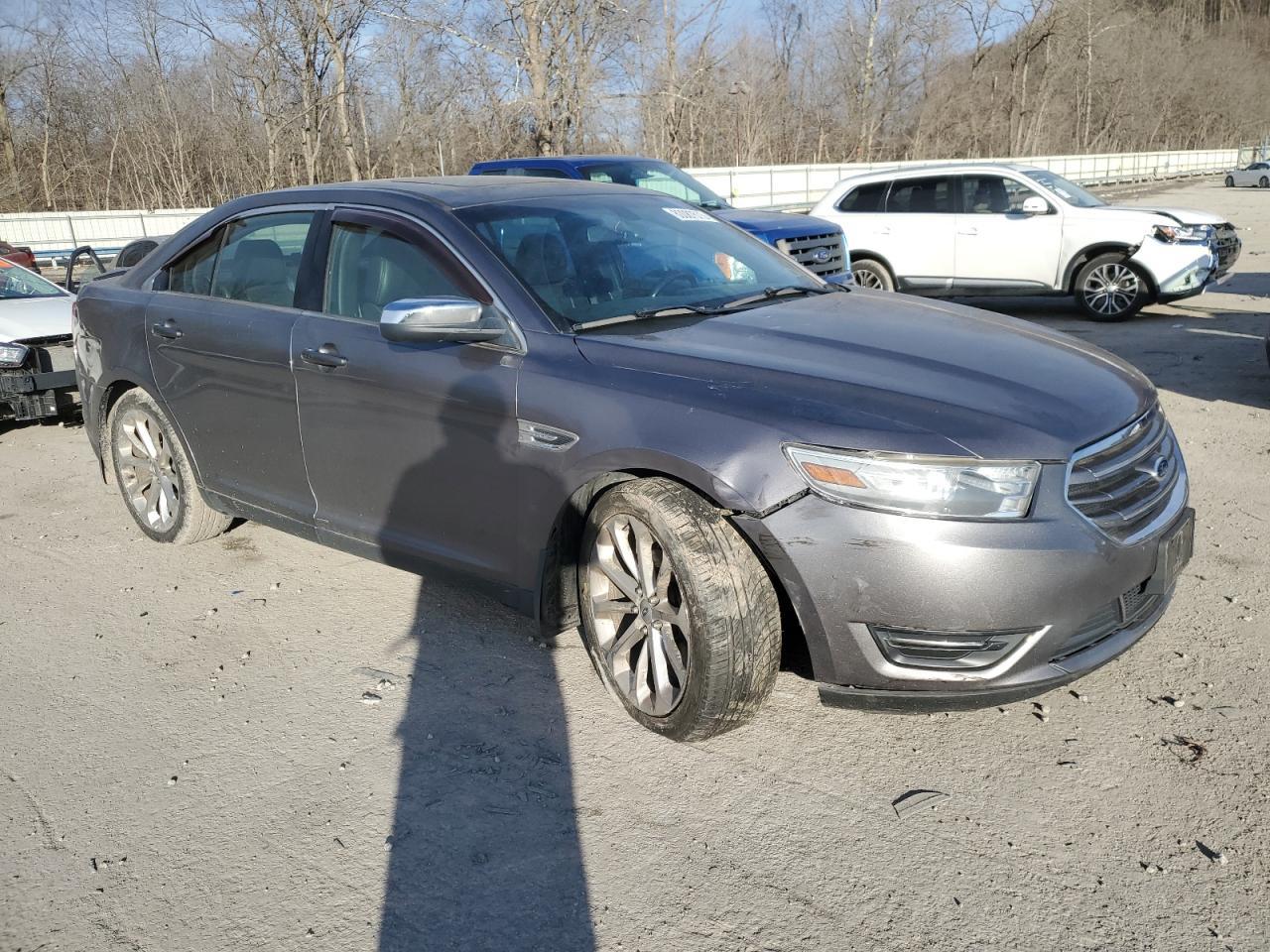 2013 FORD TAURUS LIM - Image 4