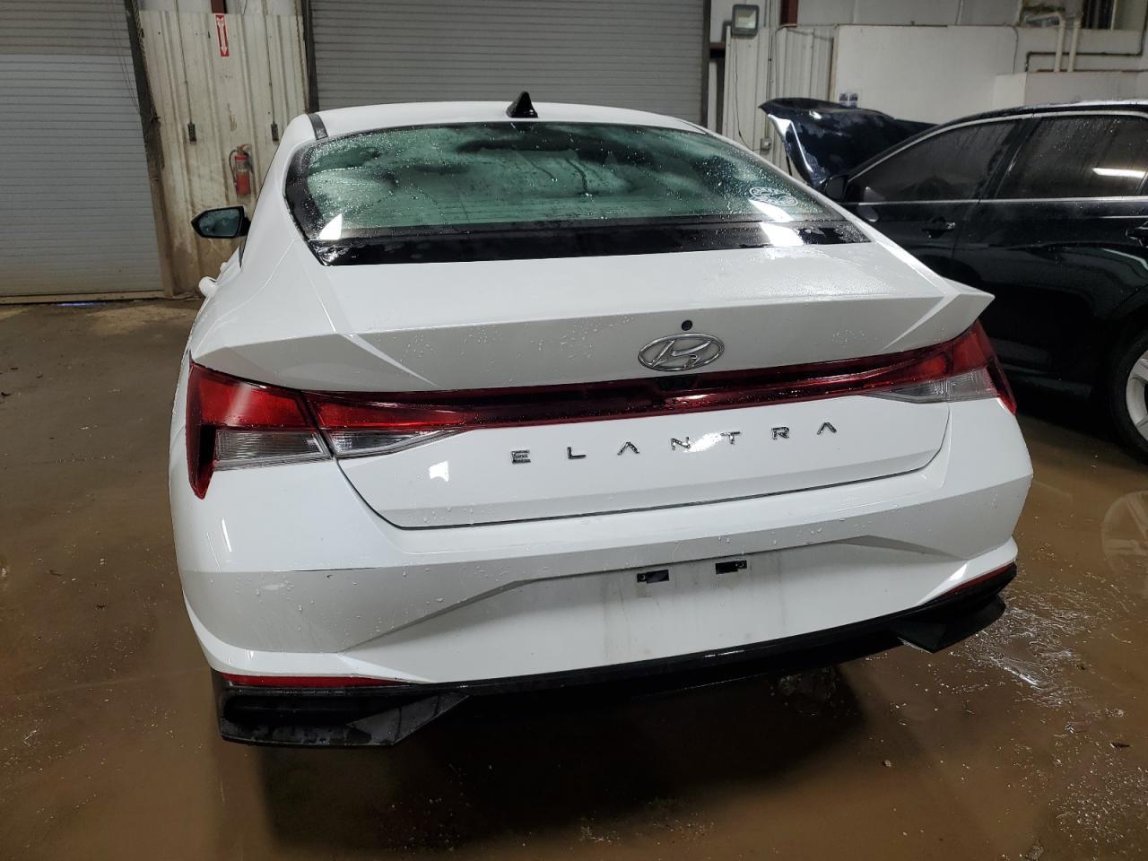 2022 HYUNDAI ELANTRA SE - Фото 6