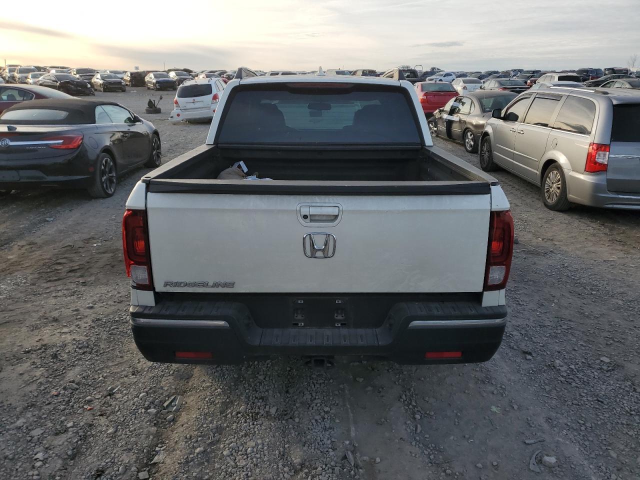 2017 HONDA RIDGELINE - Фото 6