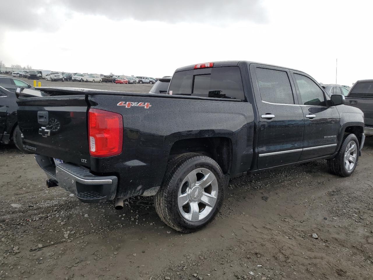 2017 CHEVROLET SILVERADO - Image 3