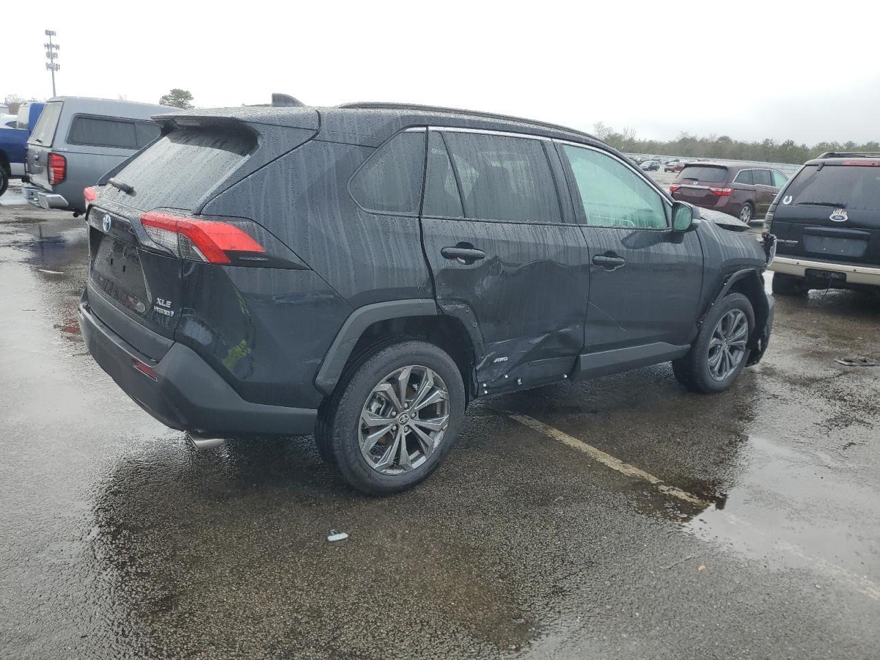 2022 TOYOTA RAV4 XLE P - Image 3
