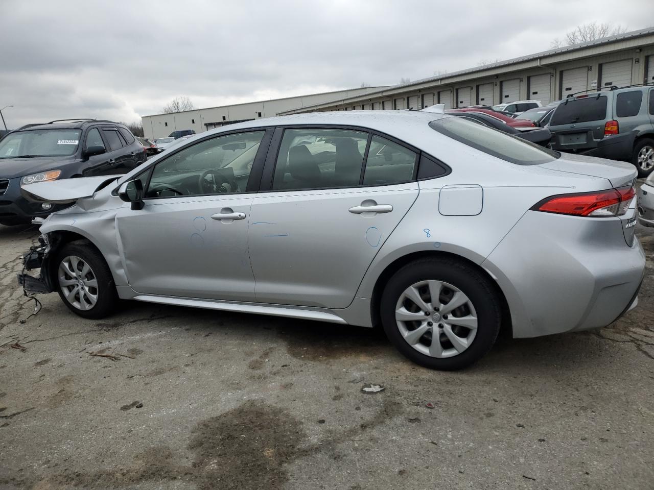 2021 TOYOTA COROLLA LE - Фото 2