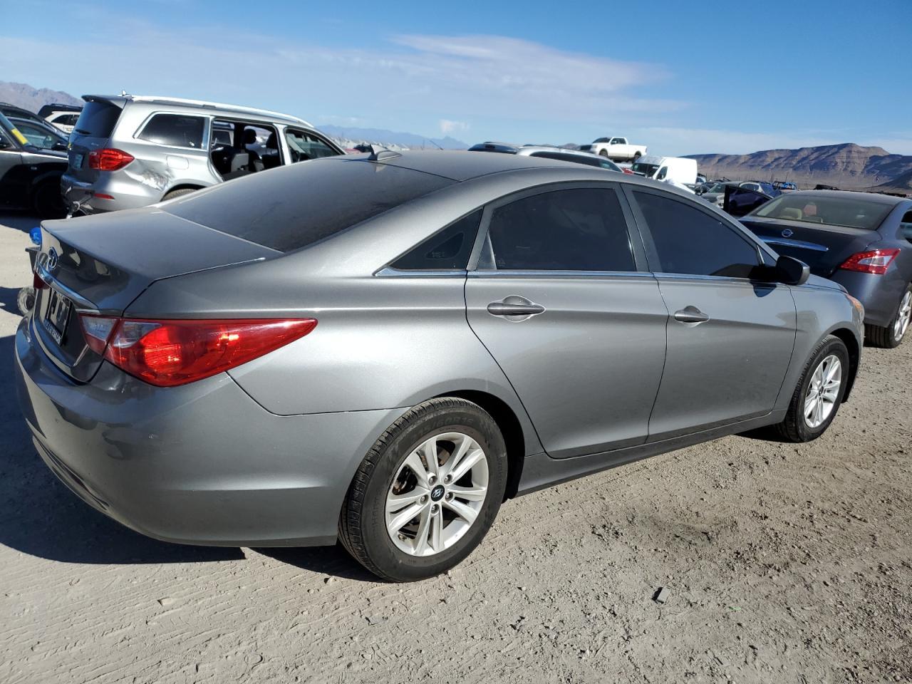 2013 HYUNDAI SONATA GLS - Image 3