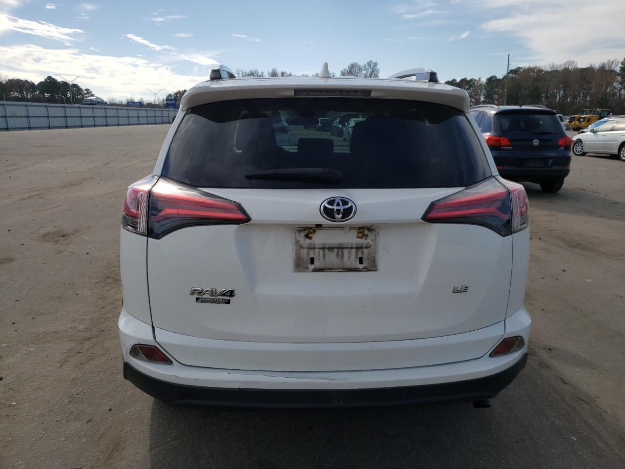 2017 TOYOTA RAV4 LE - Image 6