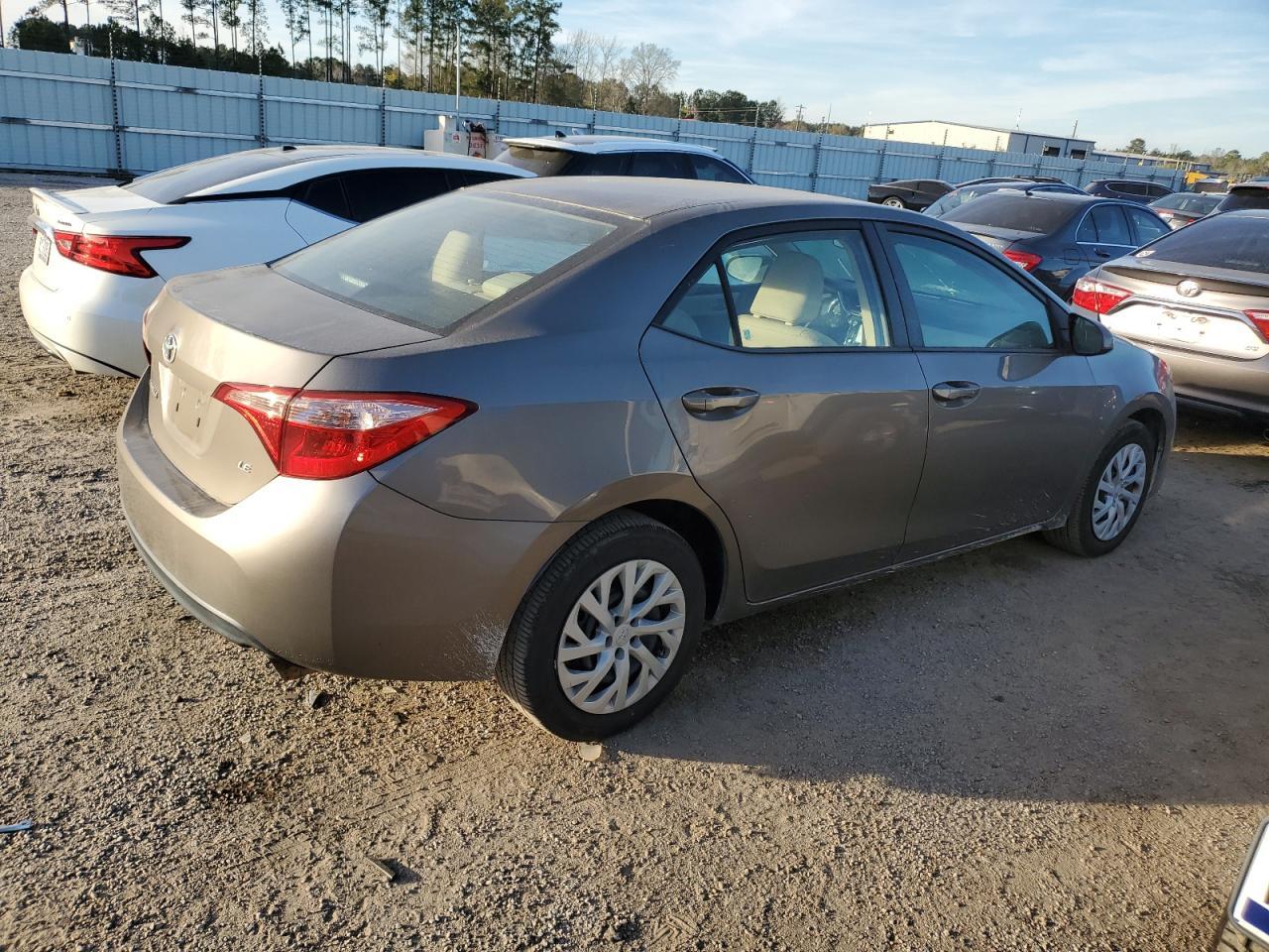 2019 TOYOTA COROLLA L - Фото 3