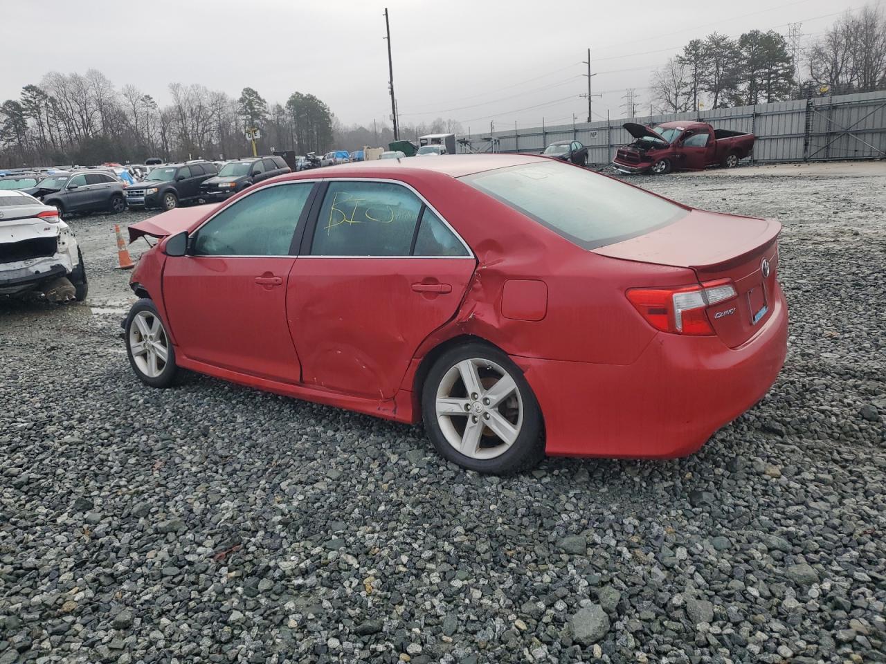 2013 TOYOTA CAMRY L - Фото 2