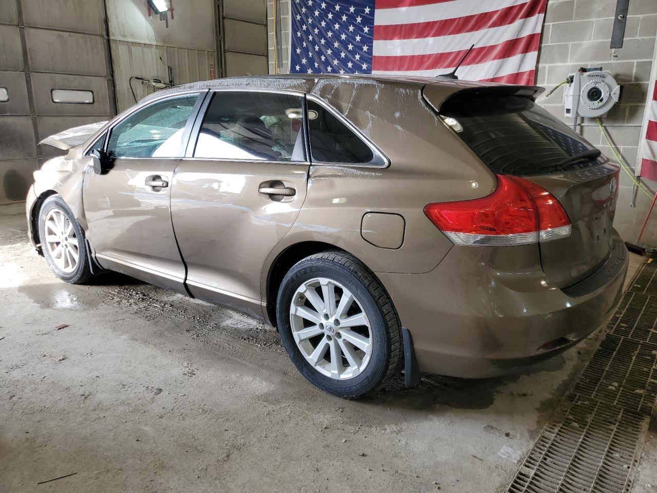 2011 TOYOTA VENZA - Фото 2