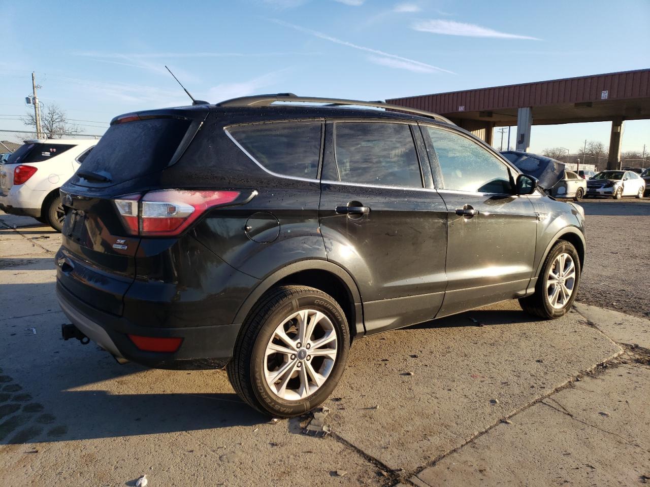 2017 FORD ESCAPE SE - Фото 3