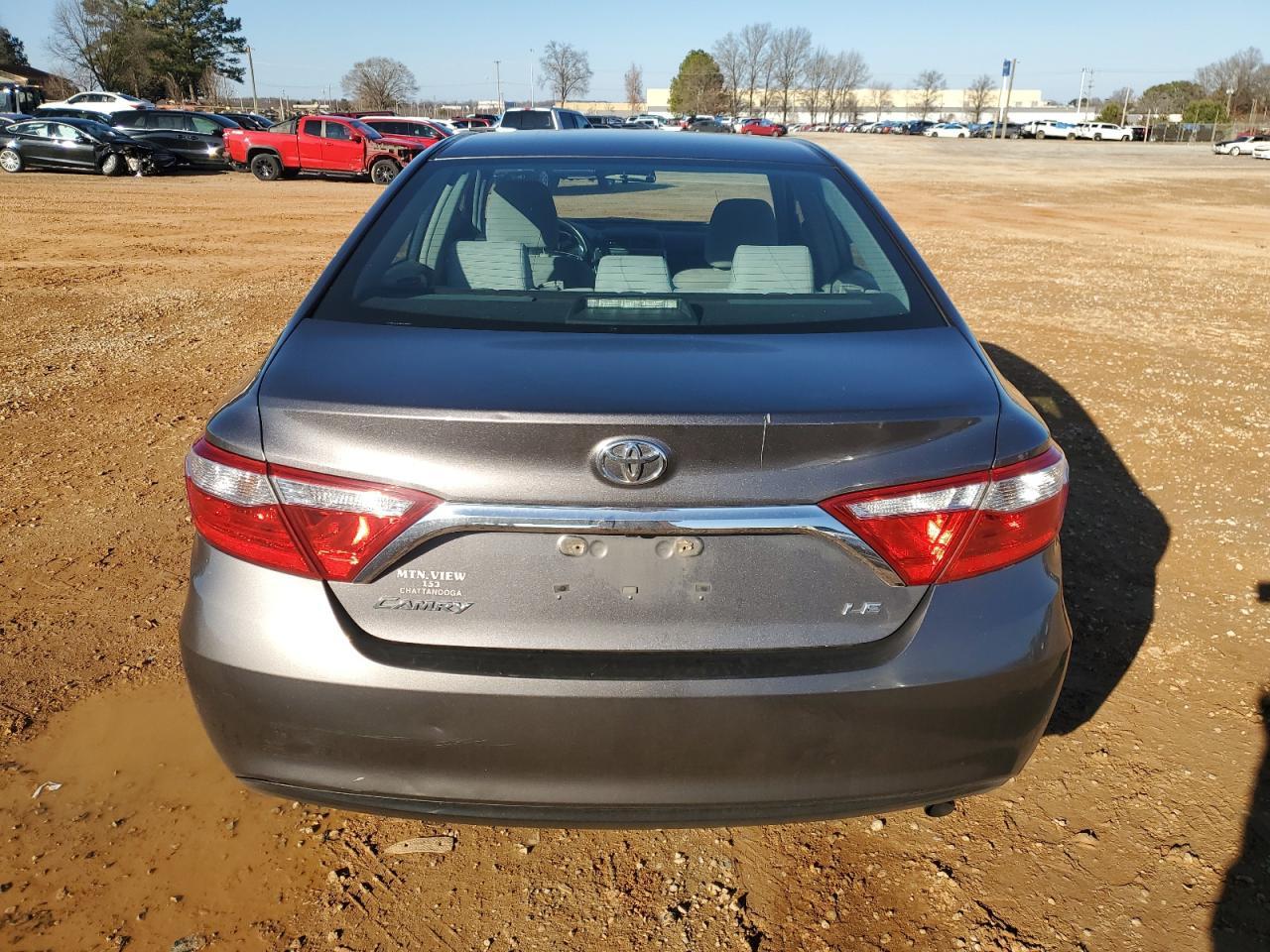 2016 TOYOTA CAMRY LE - Фото 6