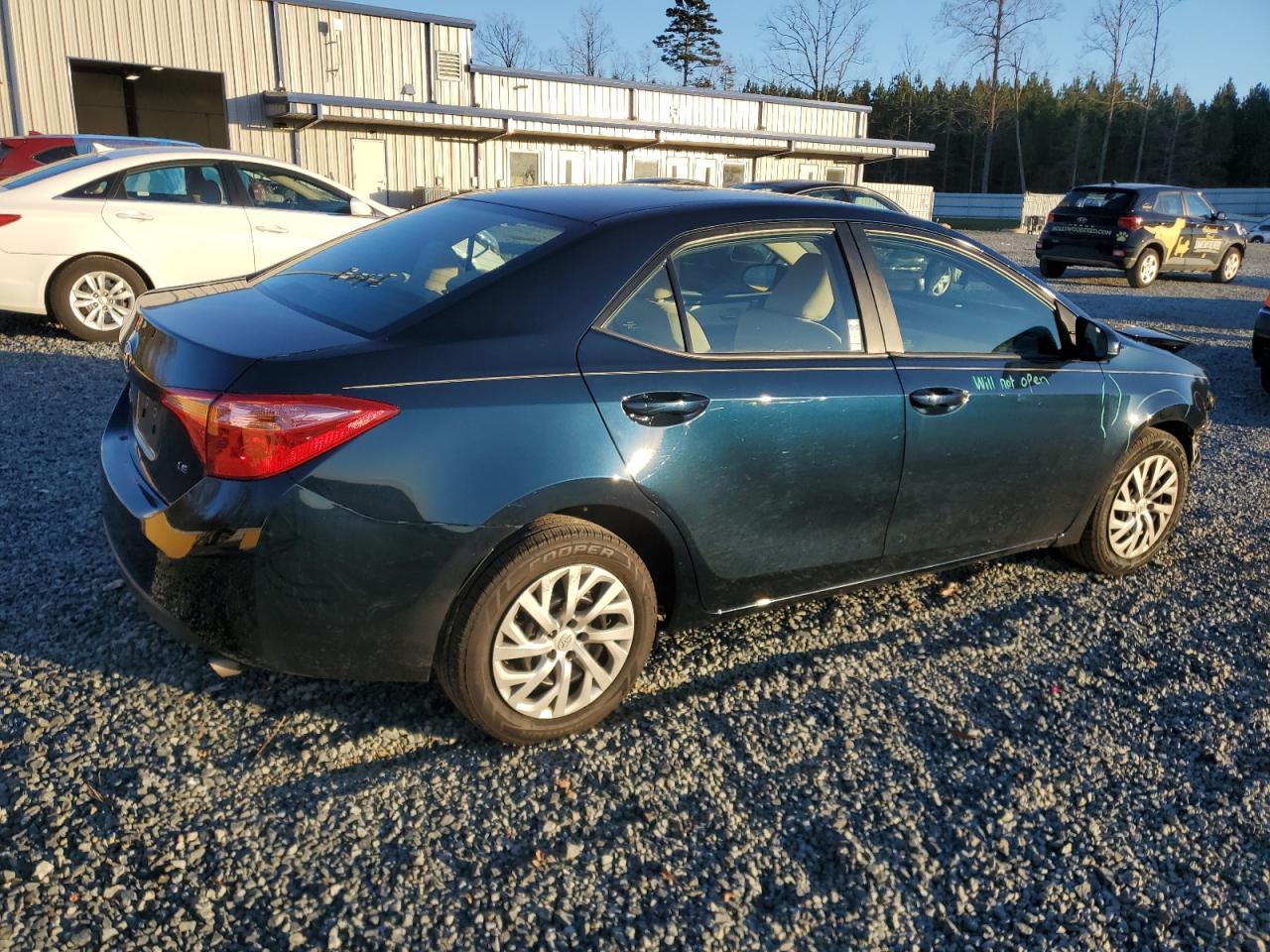 2019 TOYOTA COROLLA L - Image 3