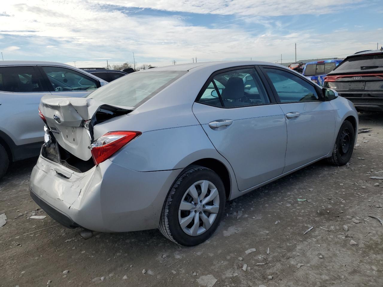 2015 TOYOTA COROLLA L - Image 3