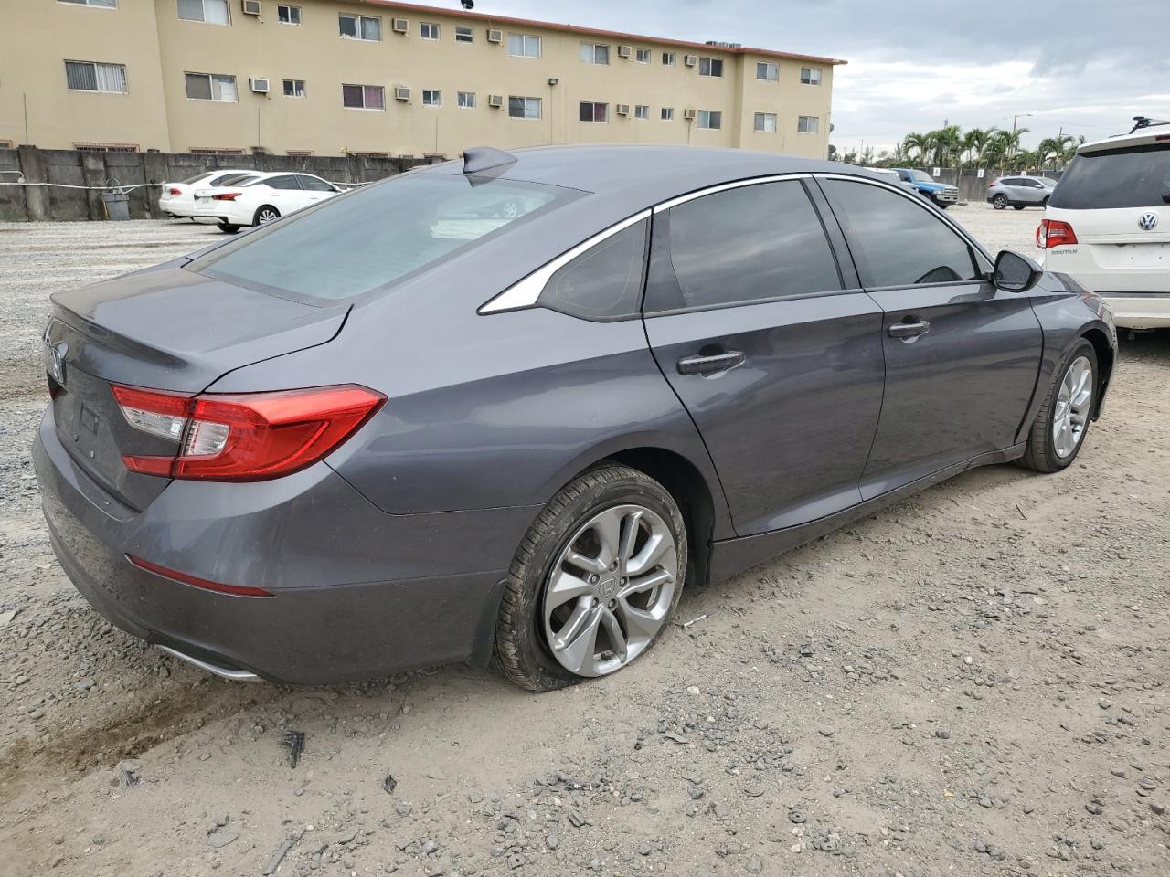2018 HONDA ACCORD LX - Image 3
