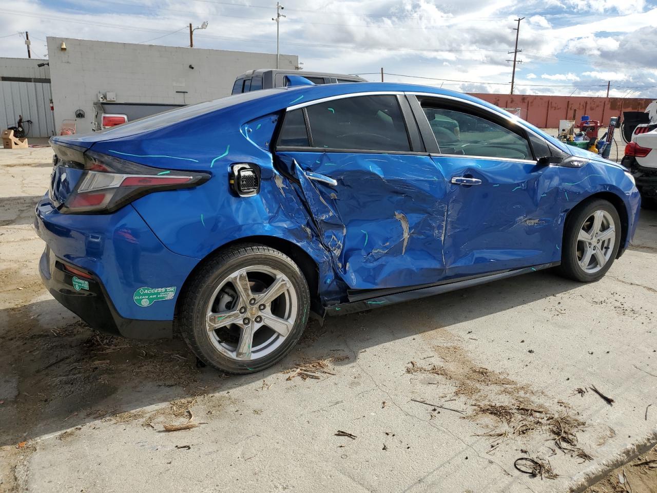 2017 CHEVROLET VOLT LT - Image 3