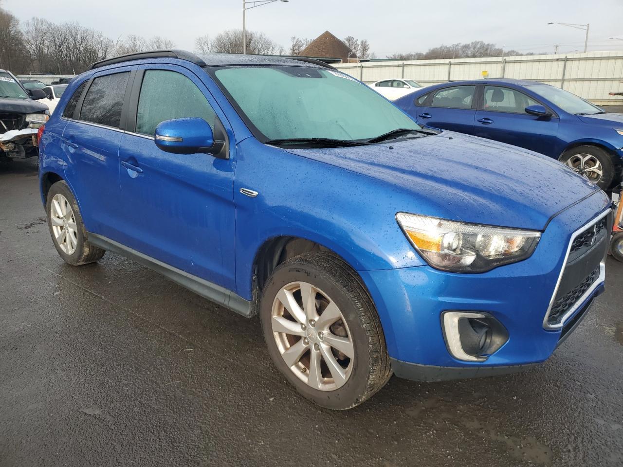 2015 MITSUBISHI OUTLANDER - Image 4