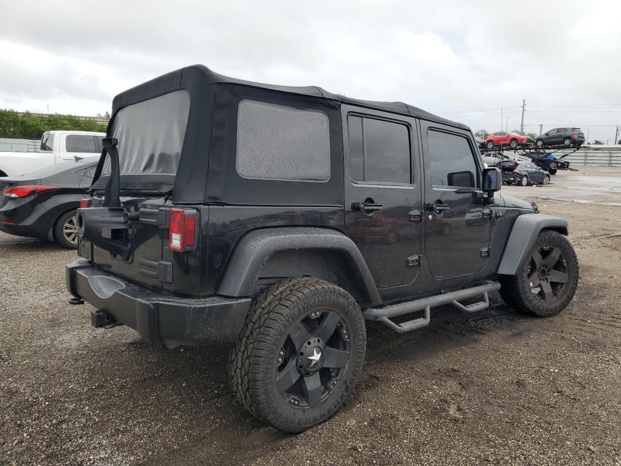2012 JEEP WRANGLER U - Image 3