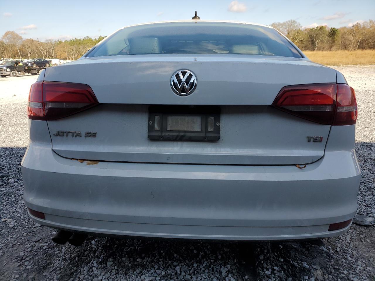 2017 VOLKSWAGEN JETTA SE - Image 6