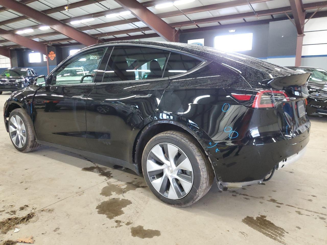 2023 TESLA MODEL Y - Image 2