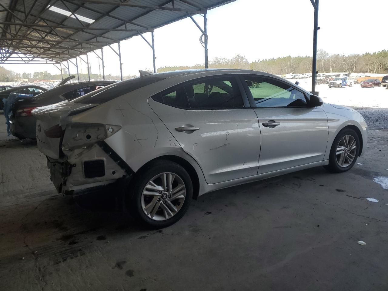 2019 HYUNDAI ELANTRA SE - Фото 3