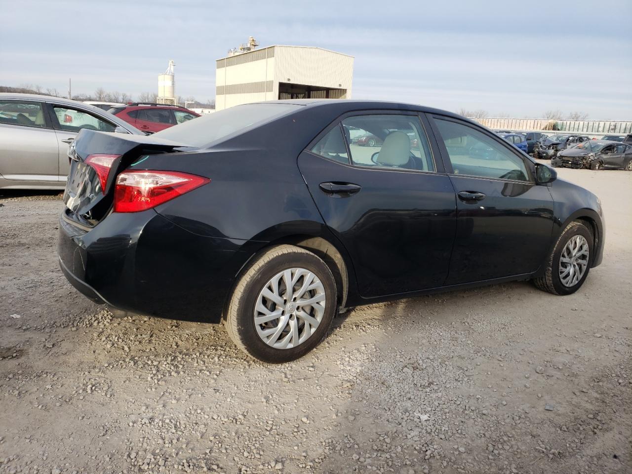 2019 TOYOTA COROLLA L - Фото 3