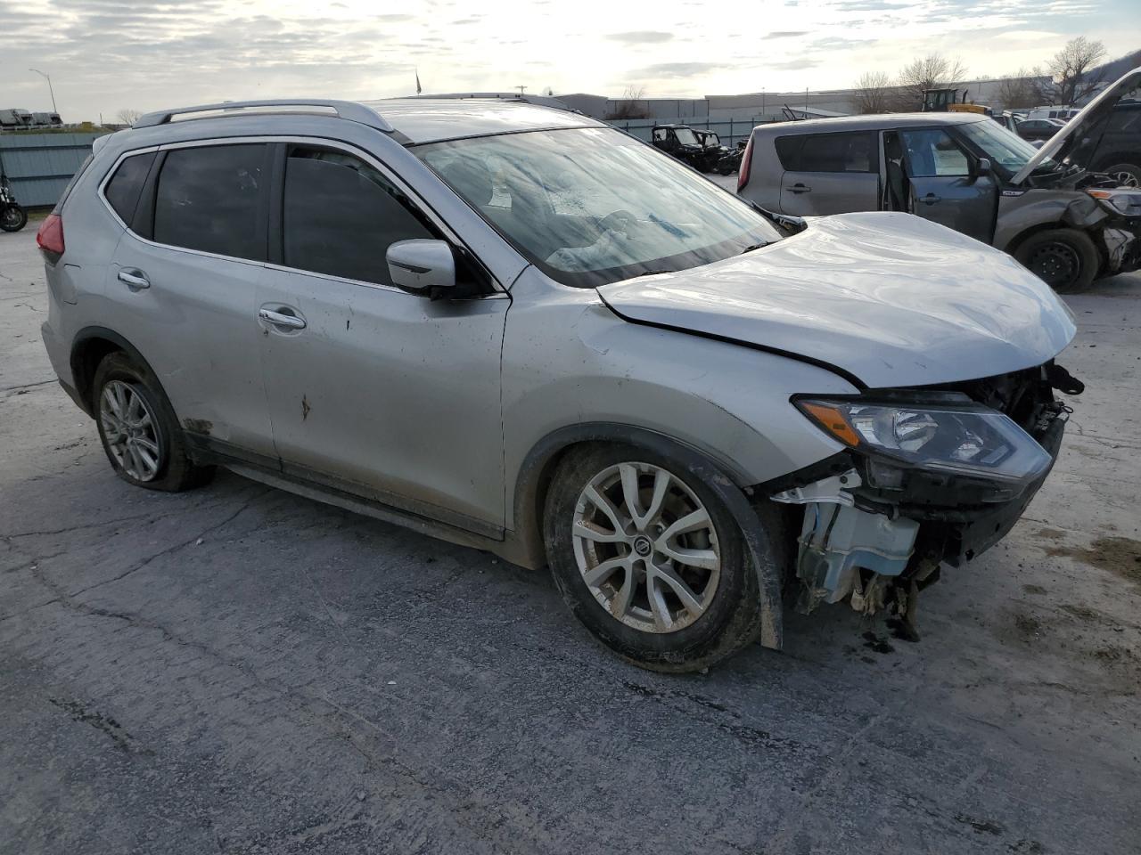 2017 NISSAN ROGUE S - Фото 4