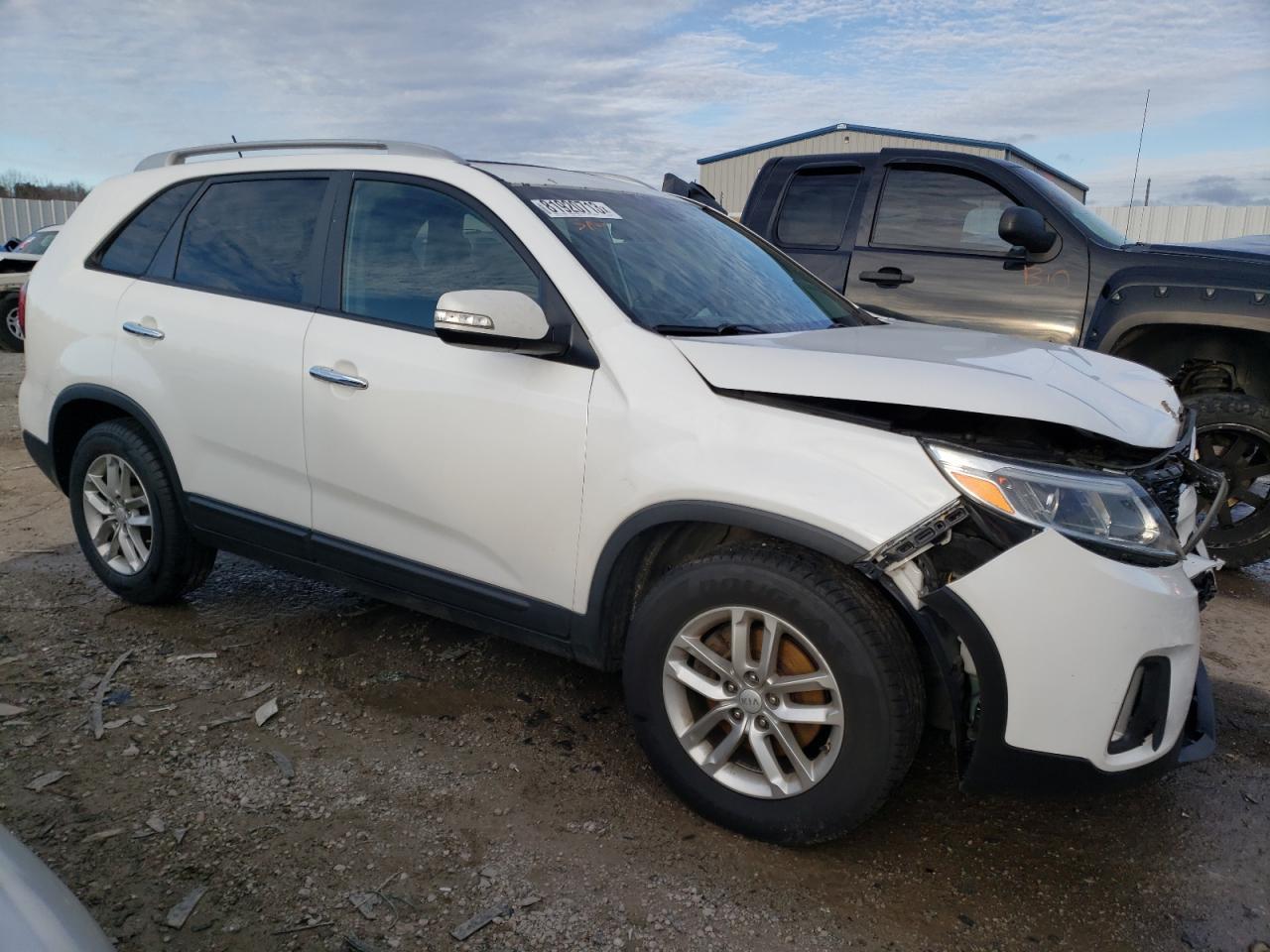 2015 KIA SORENTO LX - Image 4