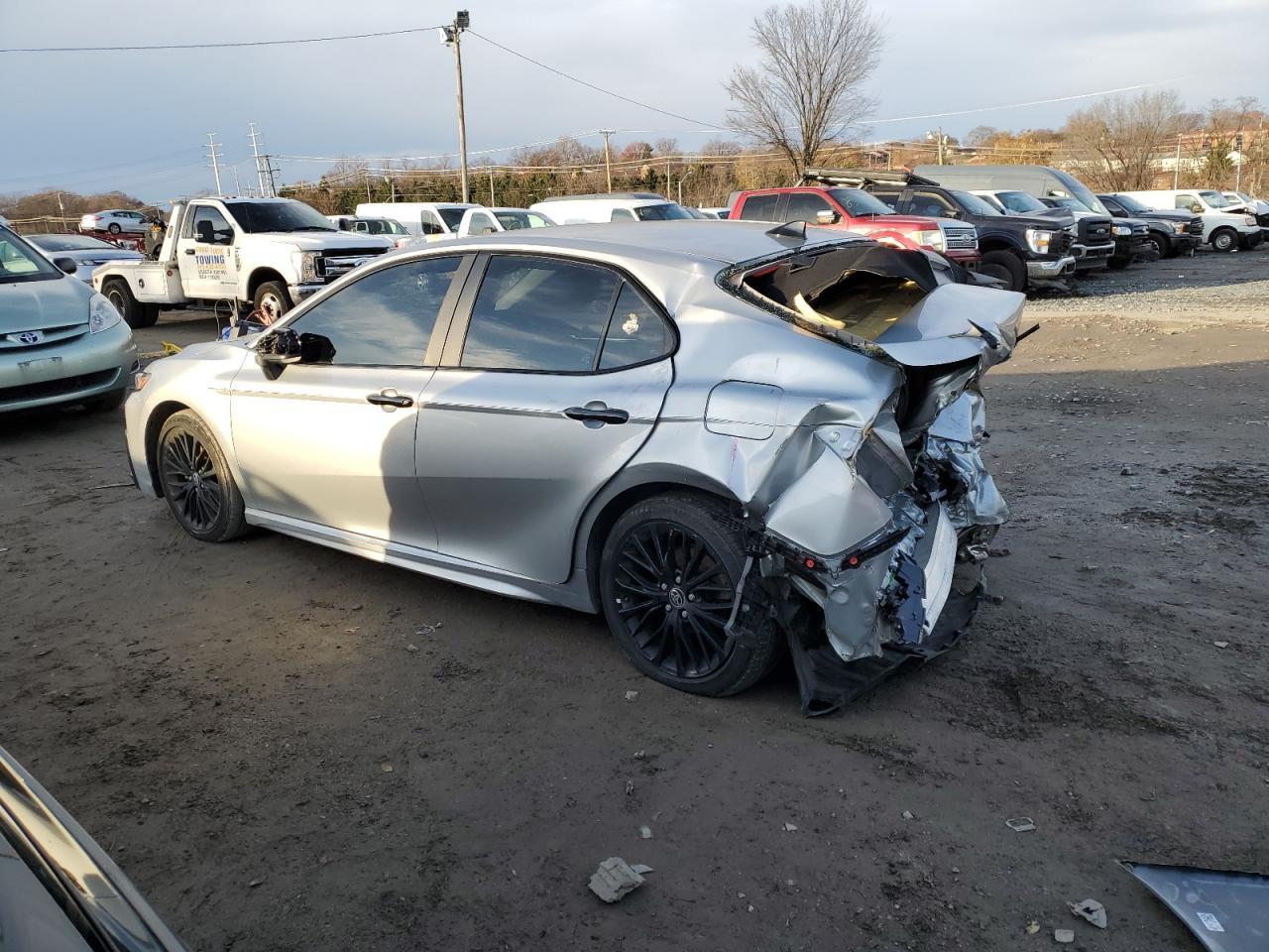 2021 TOYOTA CAMRY SE - Фото 2