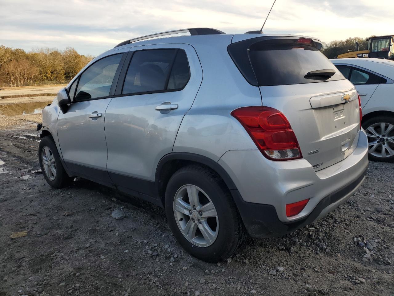 2021 CHEVROLET TRAX 1LT - Image 2