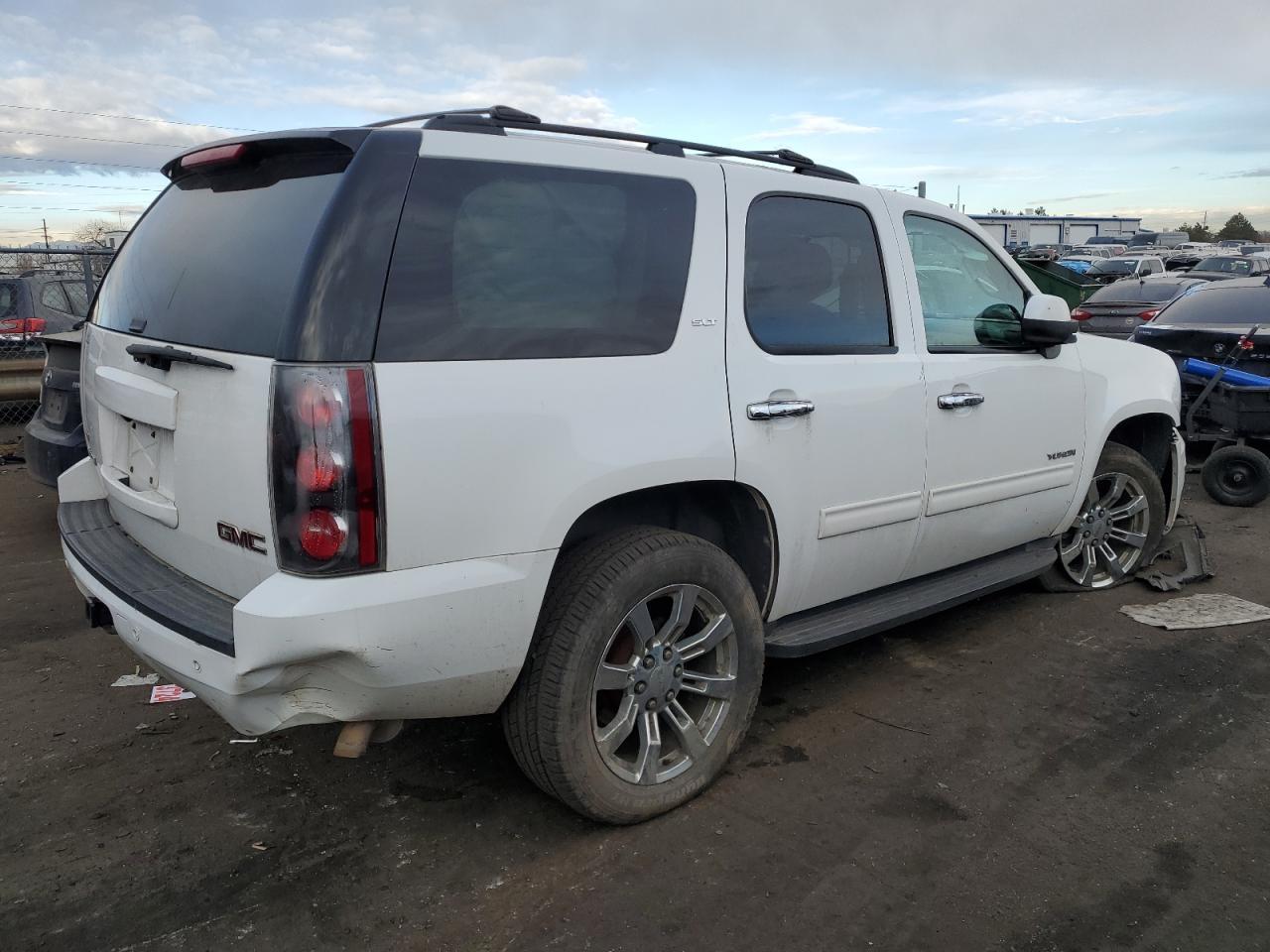 2012 GMC YUKON SLT - Image 3