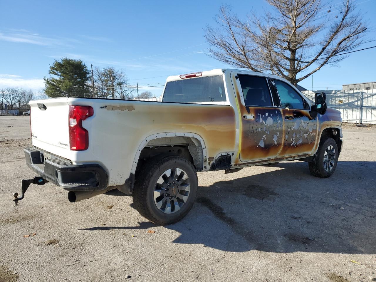 2021 CHEVROLET SILVERADO - Фото 3