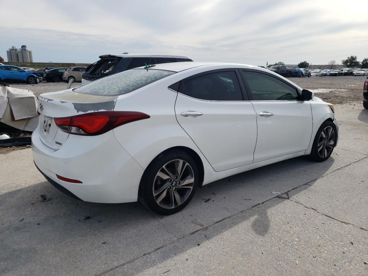 2015 HYUNDAI ELANTRA SE - Фото 3