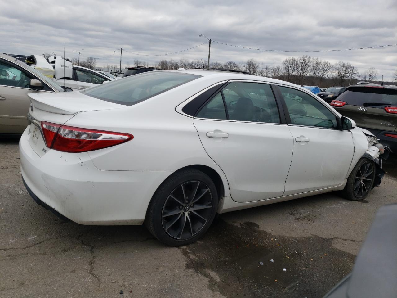 2017 TOYOTA CAMRY LE - Фото 3