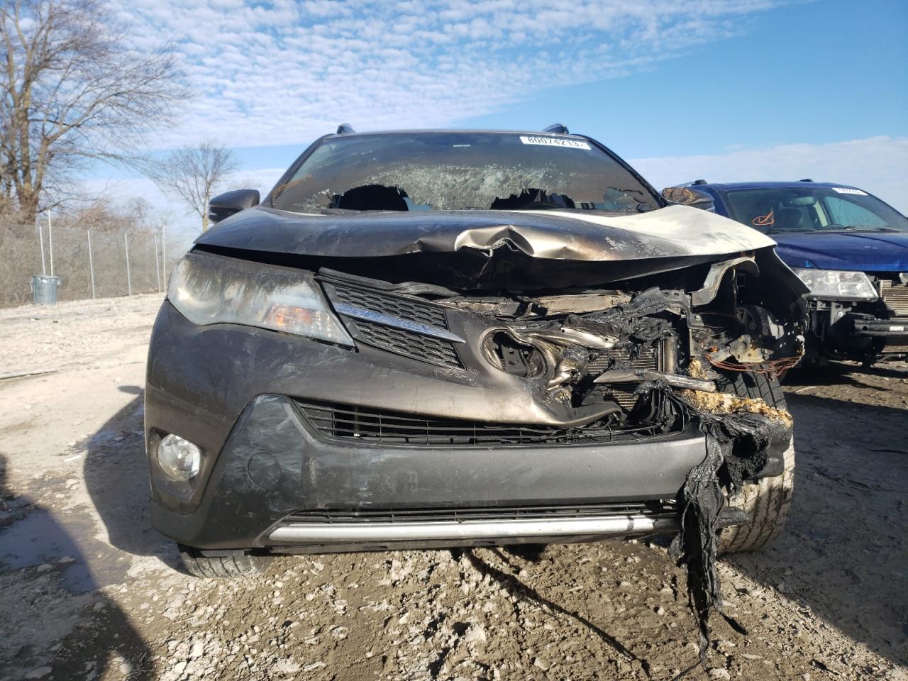 2015 TOYOTA RAV4 XLE - Image 5