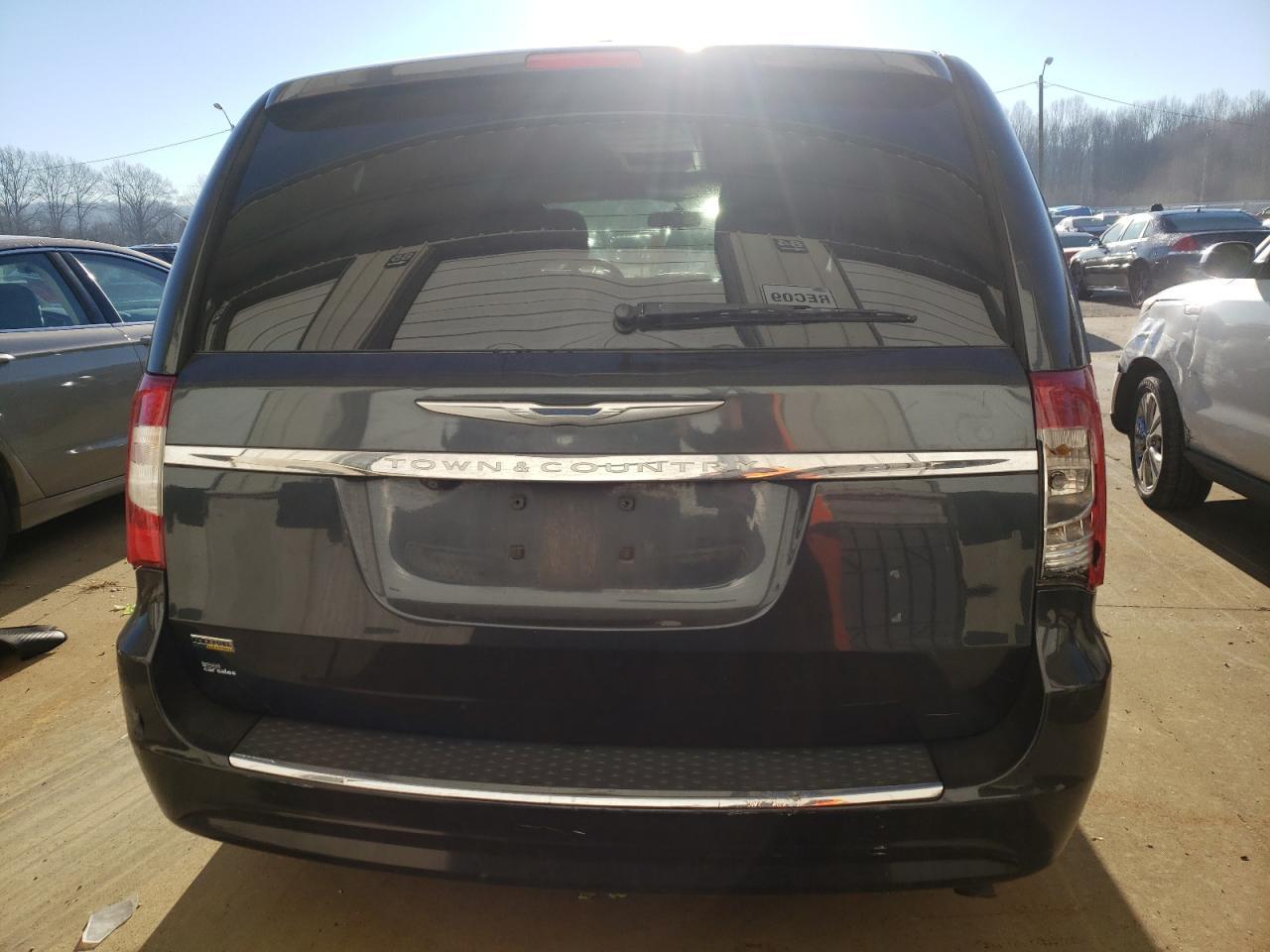 2014 CHRYSLER TOWN & COU - Image 6