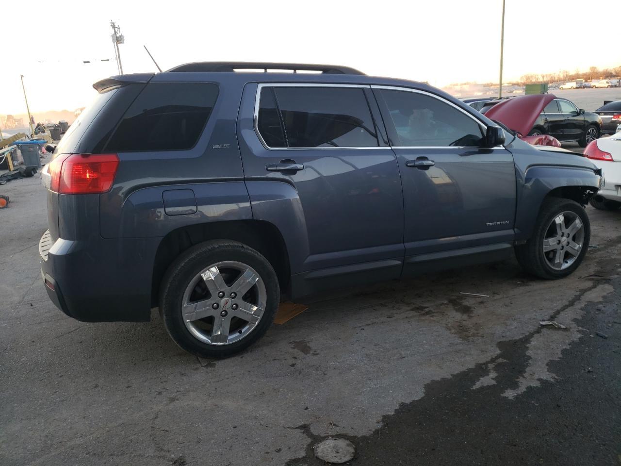 2013 GMC TERRAIN SL - Image 3