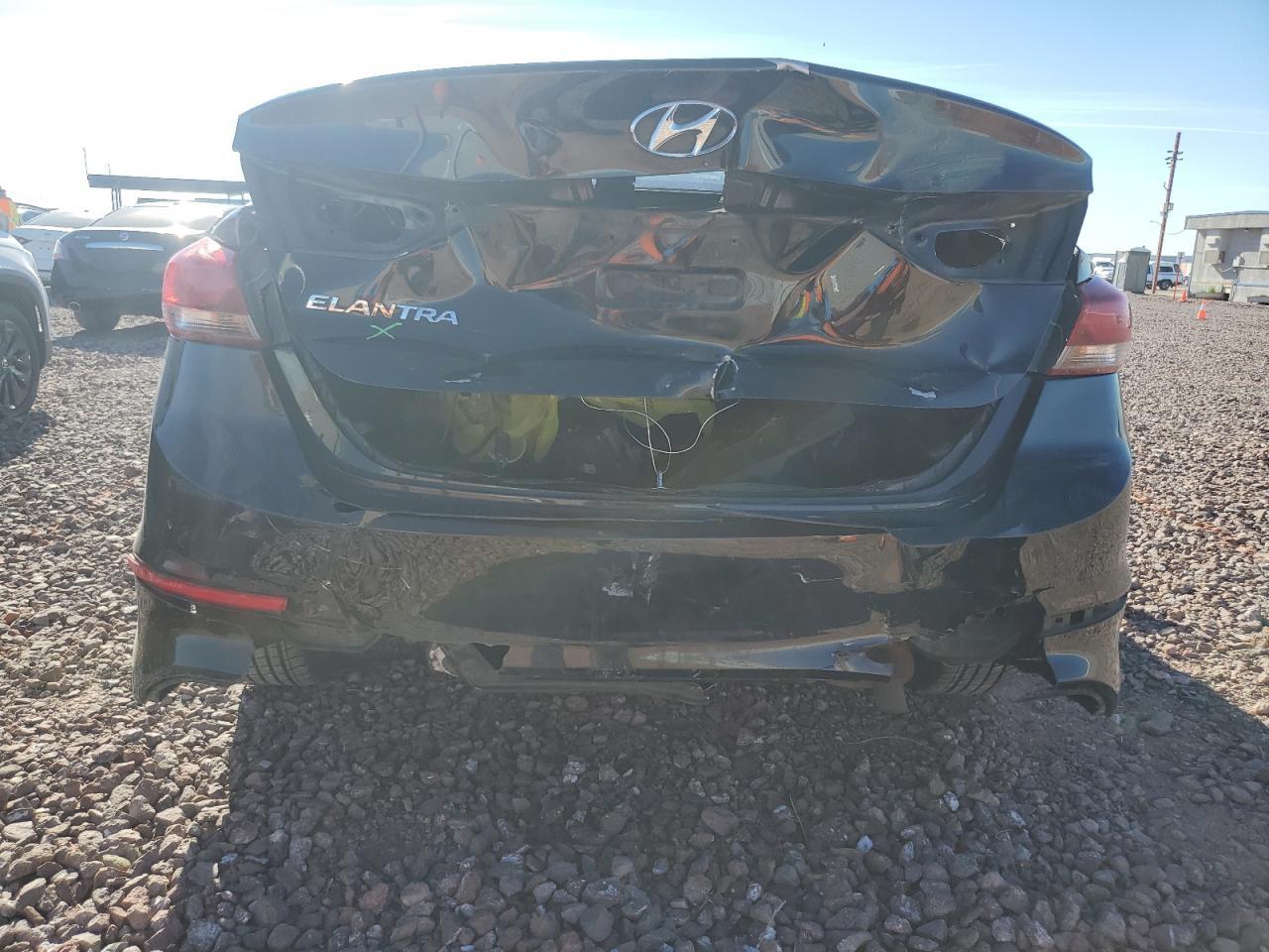 2018 HYUNDAI ELANTRA SE - Фото 6
