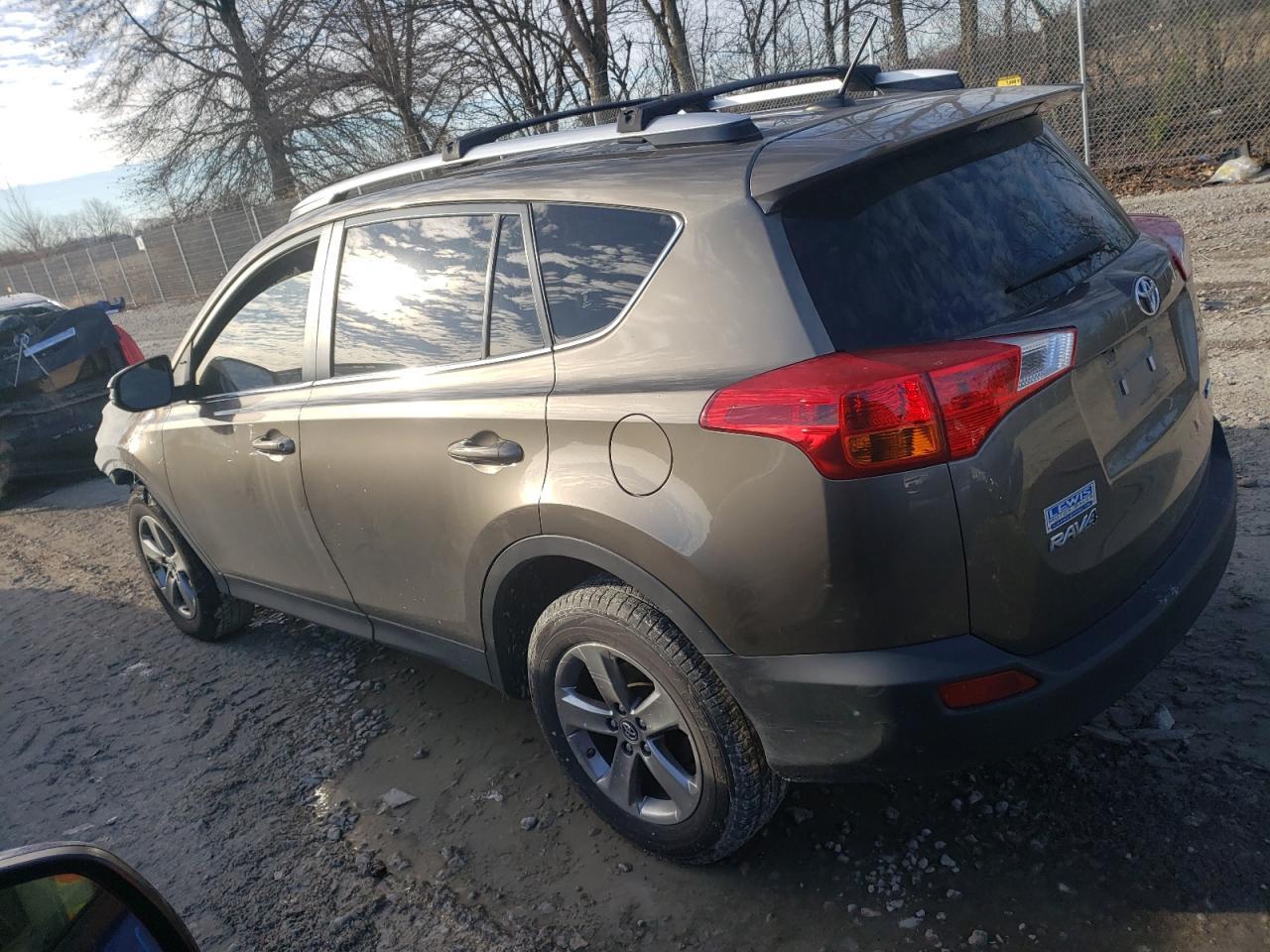 2015 TOYOTA RAV4 XLE - Image 2