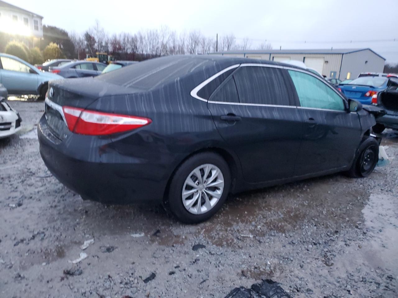 2016 TOYOTA CAMRY LE - Фото 3