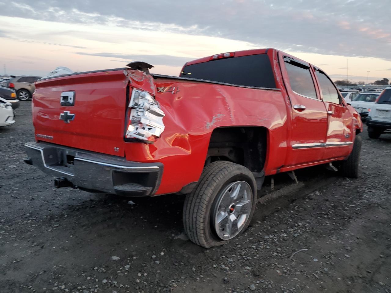2018 CHEVROLET SILVERADO - Фото 3