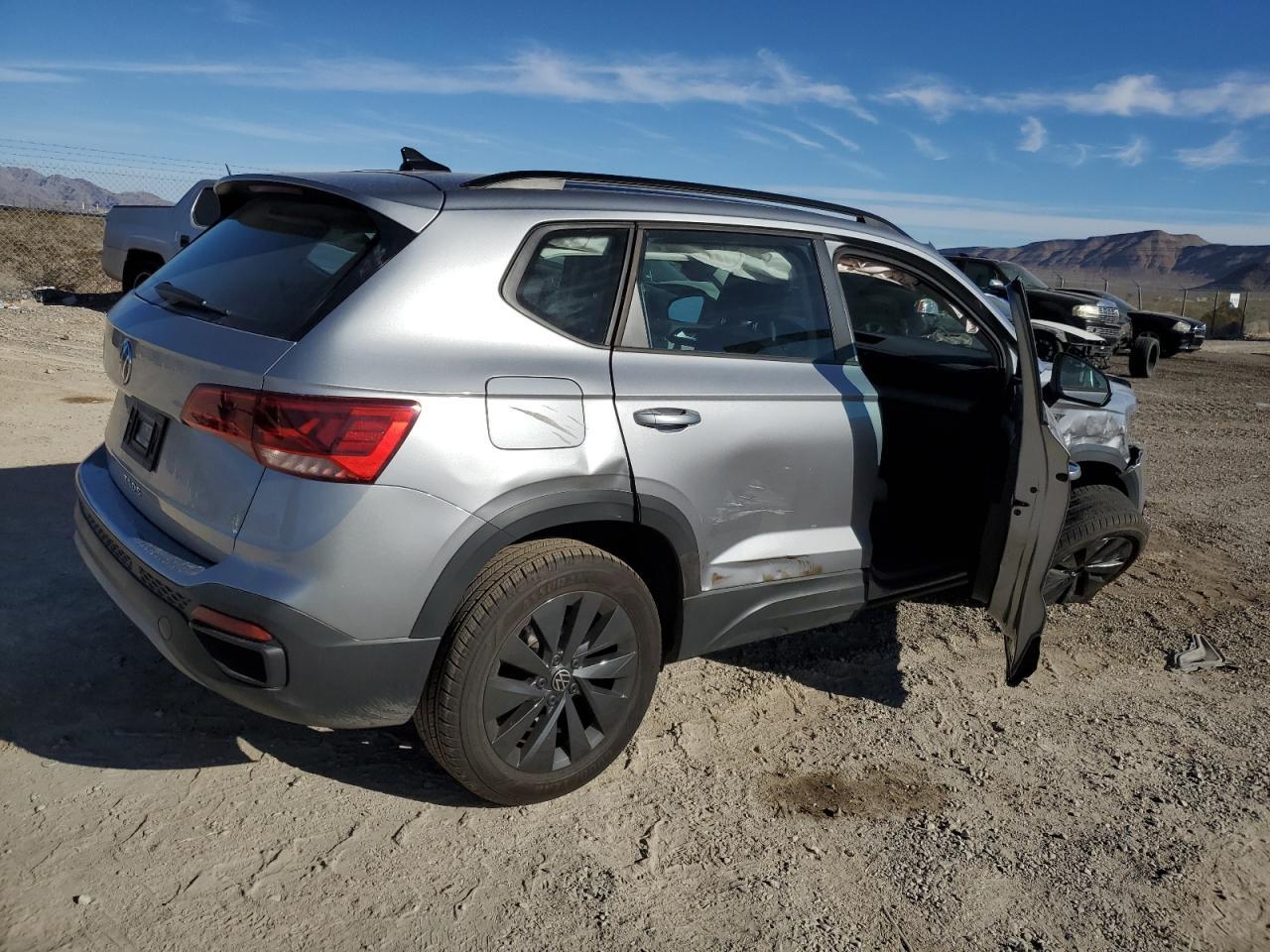 2023 VOLKSWAGEN TAOS S - Image 3