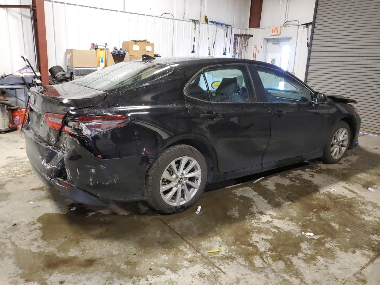 2023 TOYOTA CAMRY LE - Фото 3